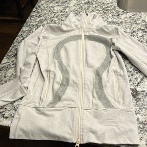 Classic lululemon Define Jacket size 6